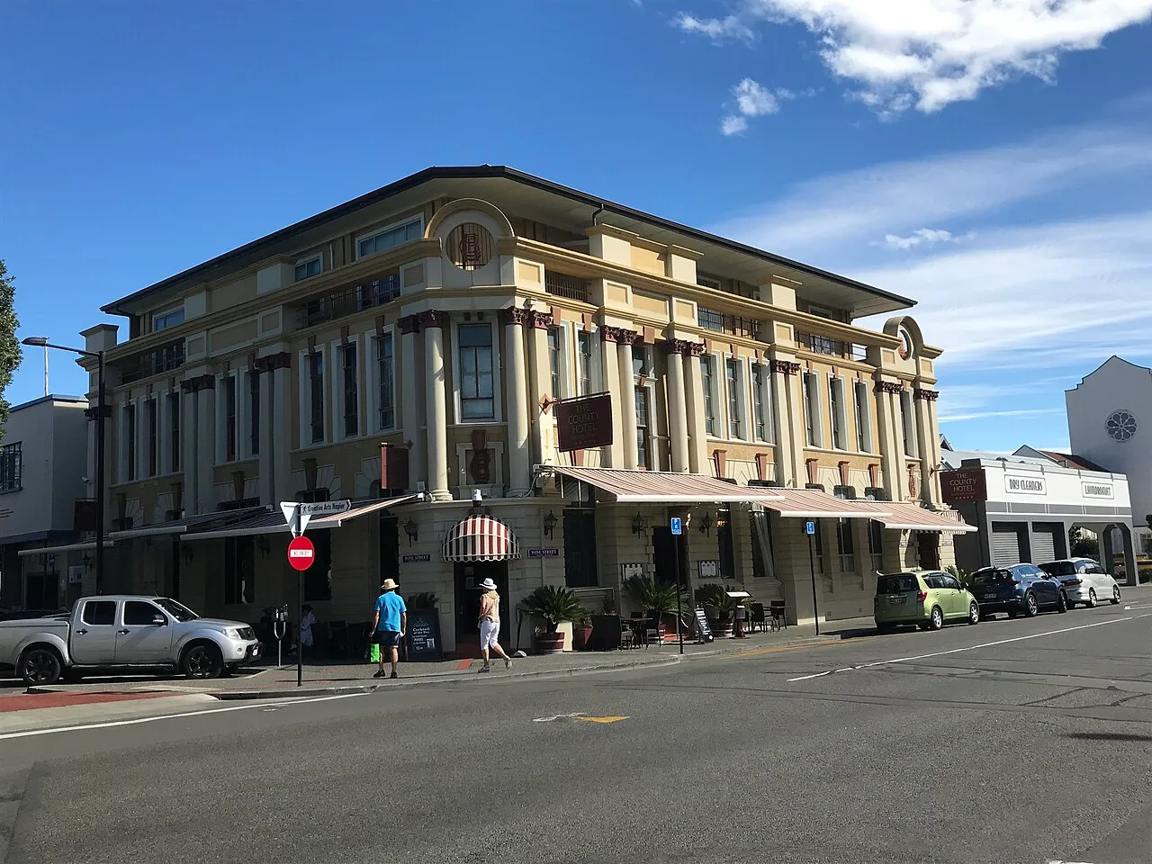 County Hotel