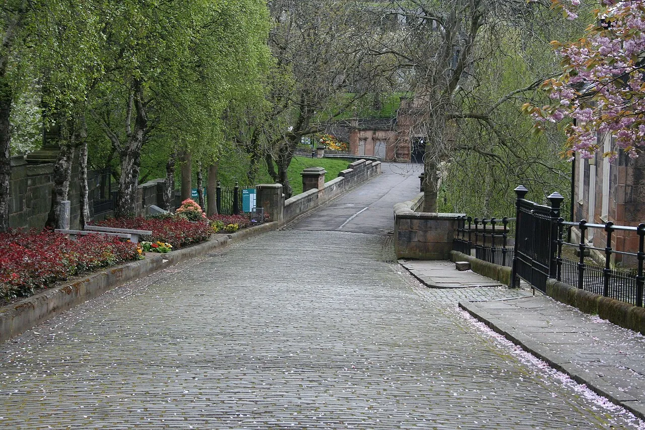 Glasgow Necropolis Bridge