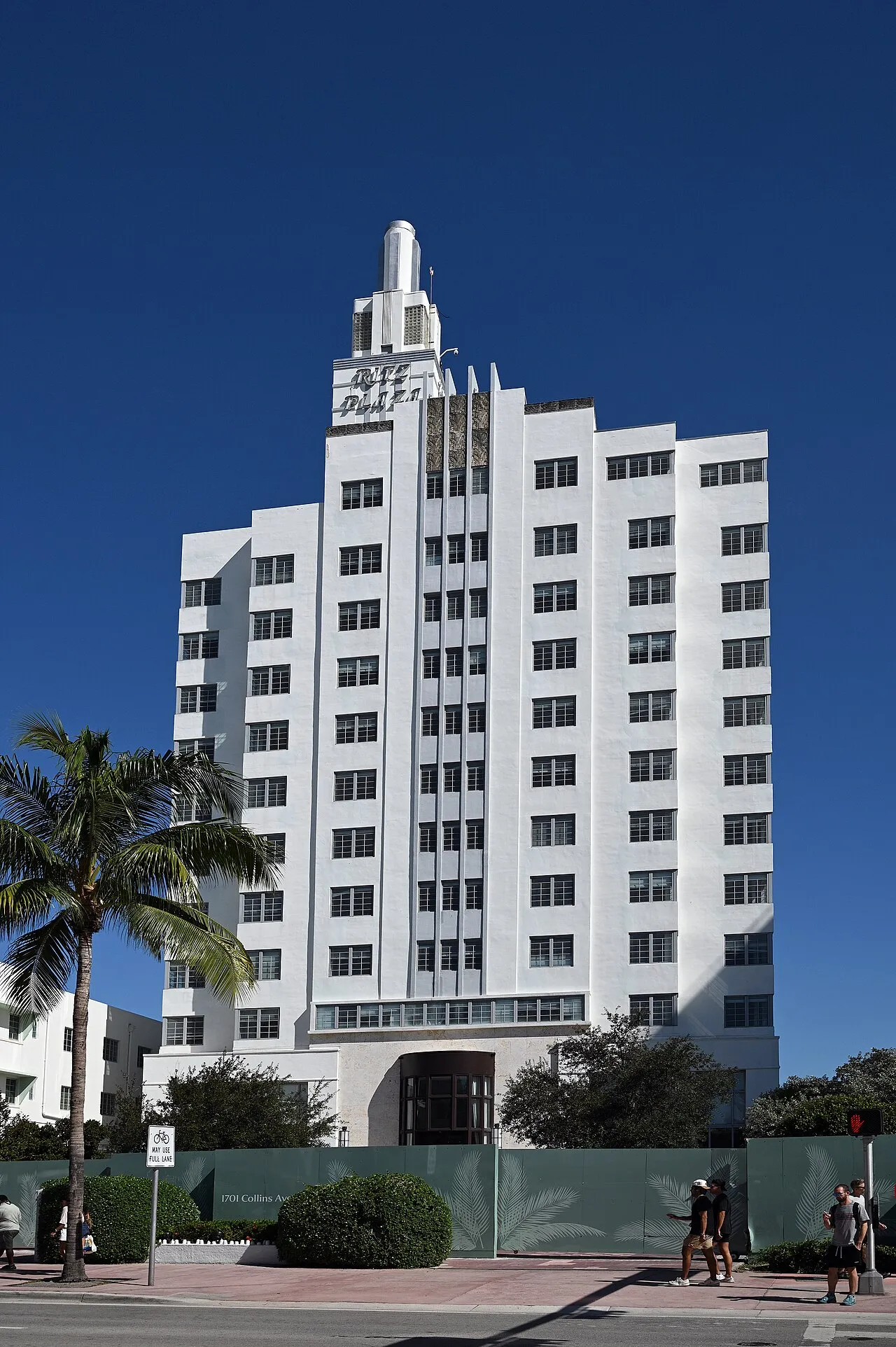 Ritz Plaza Hotel