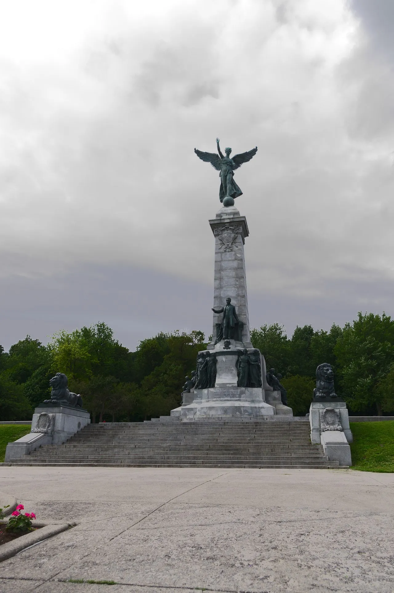 Monument a Sir George-Etienne Cartier