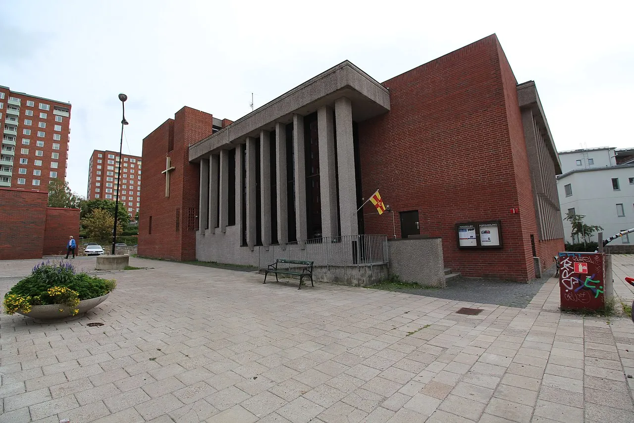 Hässelby Strand Church