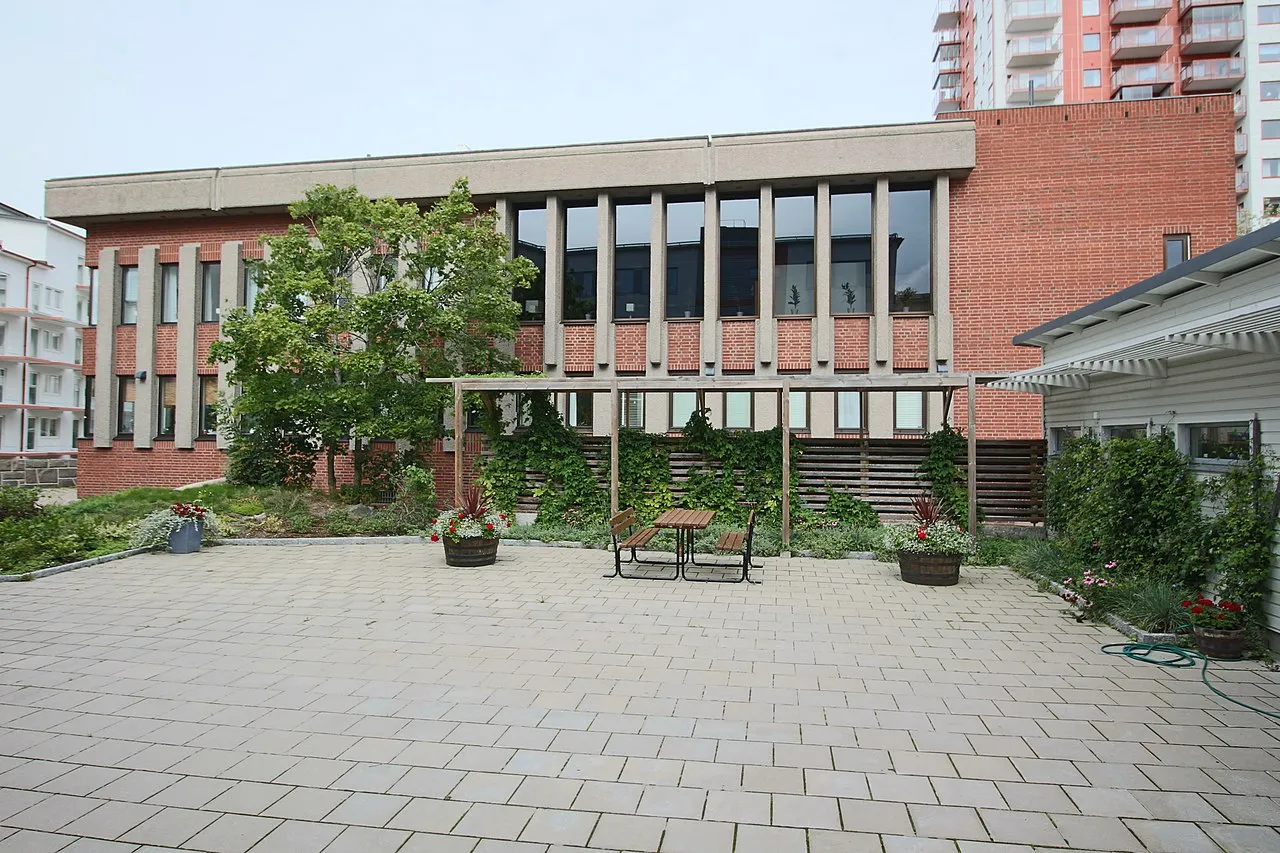 Hässelby Strand Church
